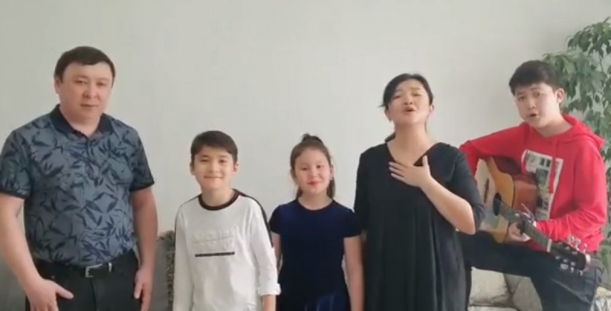 Алматинская семья написала песню в поддержку врачей