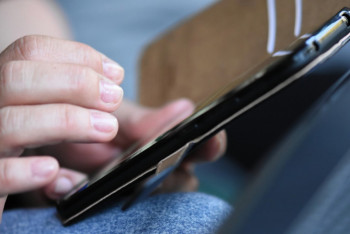 Фотография к новости: Казахстанцам стали приходить SMS-сообщения о назначении соцвыплат на период режима ЧП