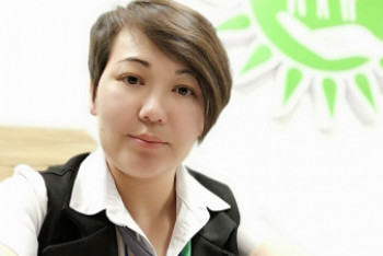 "Принимаю по 150-200 звонков в день" - сотрудница кол-центра egov