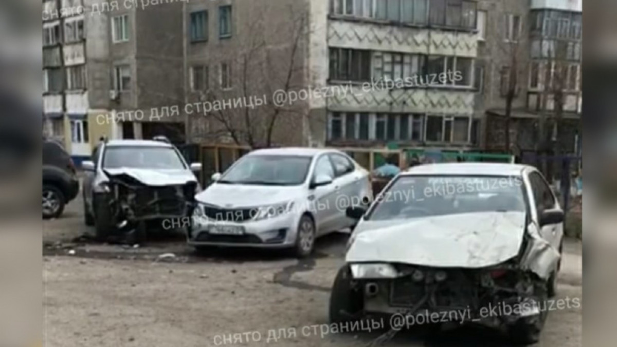 18-летний водитель протаранил припаркованные авто в Экибастузе