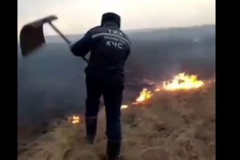 Степь горит в Карагандинской области