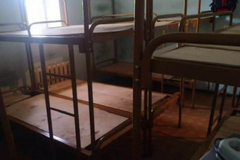 Здание-"сарай", кровати из досок: на условия работы пожаловались врачи "скорой" в Караганде