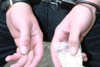 Арсенал оружия и героин нашли в домах жителей Сатпаева и Жезказгана