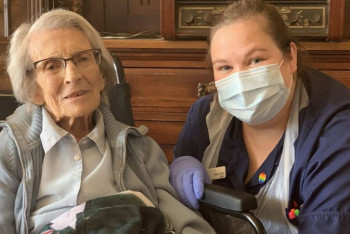 Фотография к новости: 106-летняя женщина выздоровела от коронавируса в Великобритании