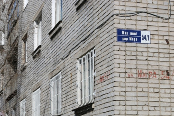 Фотография к новости: Жильцы закрытого на карантин общежития угрожали медикам ножом в Павлодаре