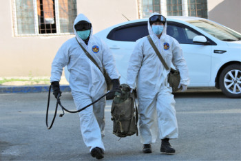 Фотография к новости: Военнослужащие Атырауского гарнизона продолжают дезинфекцию города