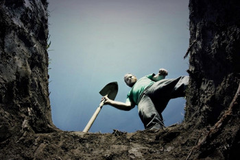 Фотография к новости: Незаконные ставки на землю под могилы озвучили в Антикоррупционной службе