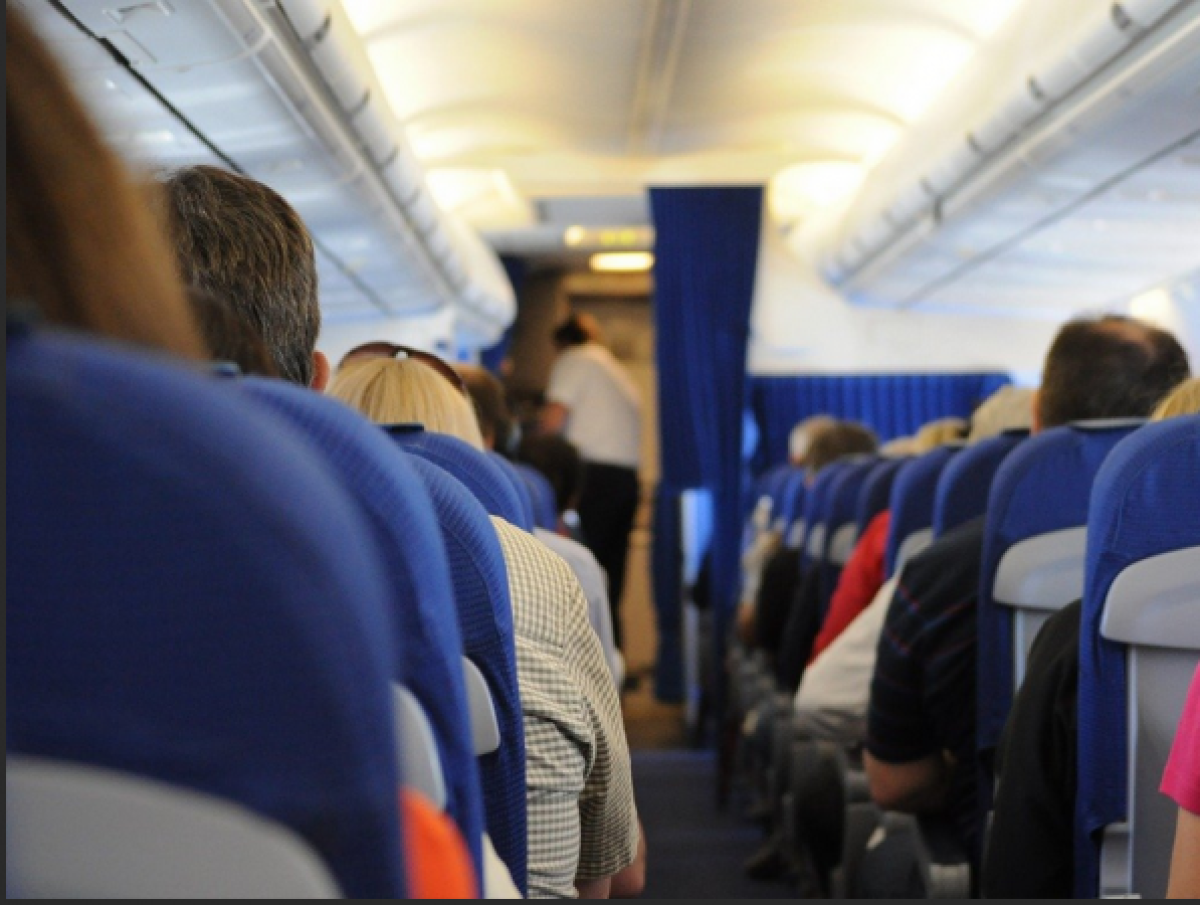 "Эйр Астана" сняла пассажира из Канады с рейса Атырау - Амстердам