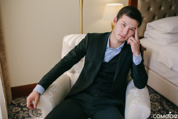 Фотография к новости: Певца Армана Конырбаева задержали в лаундж-баре во время карантина в Алматы