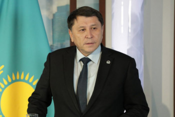 Фотография к новости: Жандарбек Бекшин получил новую должность