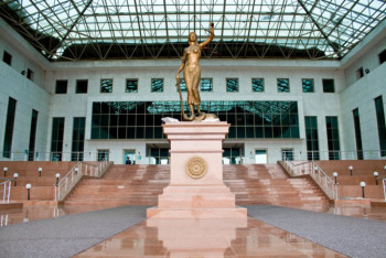 Фотография к новости: Воздержаться от преждевременных оценок в отношении дела Шураева попросили в Верховном суде