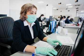 Фотография к новости: Более 100 тысяч заявок подано на получение 42500 тенге в Нур-Султане