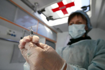 Фотография к новости: Ученые назвали единственный способ борьбы с пандемией COVID-19