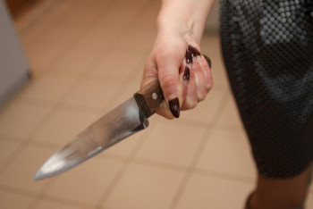 Фотография к новости: Женщина пыталась покончить с собой на глазах у полицейских в Нур-Султане