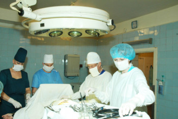 Складной нож и зажигалку проглотил мужчина в СКО