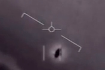 Фотография к новости: Пентагон официально обнародовал видео с НЛО