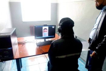 Фотография к новости: Онлайн-встреча с имамом: в СИЗО арестанты по Skype получили консультации