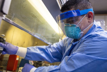 Фотография к новости: Глава Минздрава ответил на критику о платных ПЦР-тестах для авиаперелетов