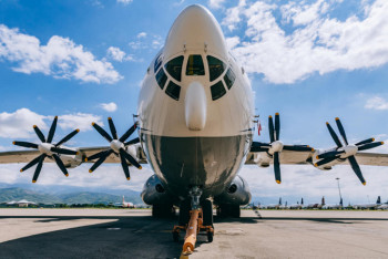Фотография к новости: Самый большой в мире турбовинтовой самолет прилетел в Алматы