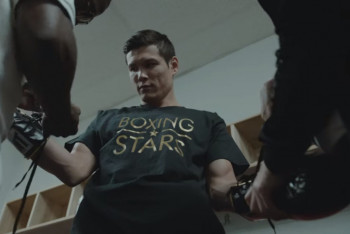 Фотография к новости: Компания Эдди Хирна представила фильм о Данияре Елеусинове