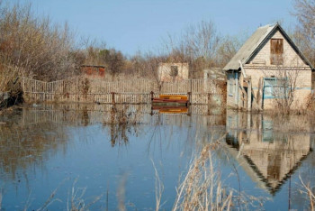 Более двух тысяч дачных участков подтопило в Петропавловске