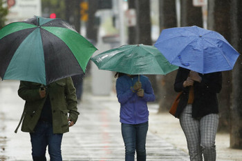 Фотография к новости: Шторм объявлен в 11 регионах Казахстана