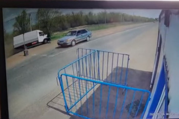 Фотография к новости: Водитель "Газели" сбил полицейского, прорываясь через блокпост в ЗКО