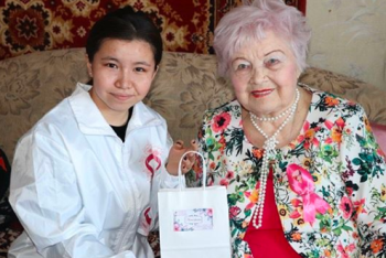 Как добровольцы помогают ветеранам и труженикам тыла в Казахстане