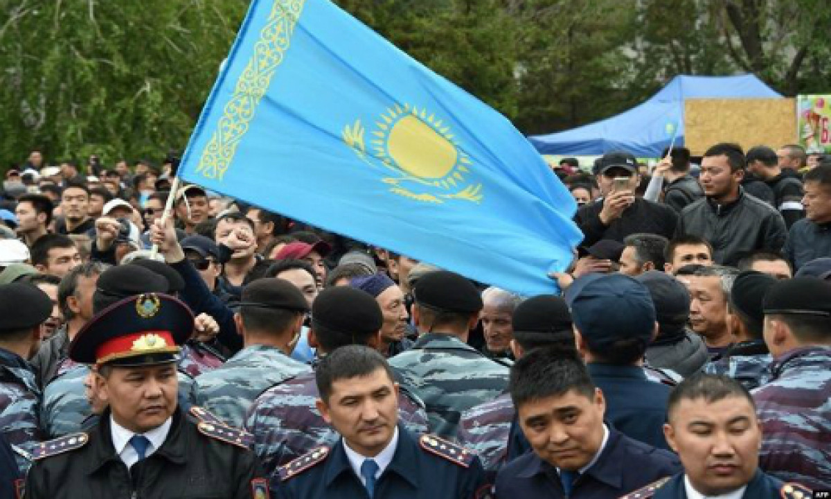 Сенат исключил ряд норм из законопроекта о проведении мирных собраний