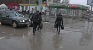 Осадки и вода из Туркестанской области подтопили 38 домов в Шымкенте