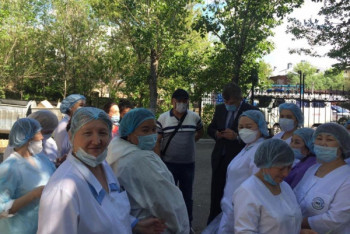 Фотография к новости: Правила выплат работникам лабораторий изменят в Казахстане