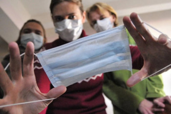 Фотография к новости: Использованные маски можно утилизировать как обычный мусор – ВОЗ