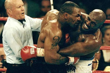 Фотография к новости: Появилась информация о проведении боя между Тайсоном и Холифилдом