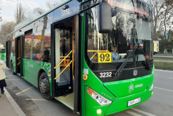 Фотография к новости: Не заходить в переполненные автобусы попросил алматинцев Бекшин