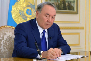 Фотография к новости: Елбасы выразил соболезнования в связи с кончиной Бейсена Куранбека