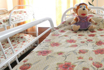 Фотография к новости: Смерть четверых детей и закуп красной икры в интернате прокомментировали власти ВКО