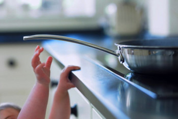 Двухлетний ребенок облил себя кипятком в Темиртау