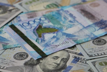 Фотография к новости: Курс в 385 тенге за доллар прогнозируют эксперты