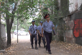 Фотография к новости: Половина всех патрульных полицейских Алматы будет проверять дворы