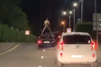 Фотография к новости: Машина с полуголым мужчиной на крыше разъезжала в Нур-Султане