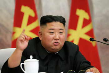 Фотография к новости: Лидер Северной Кореи появился на публике после трех недель отсутствия