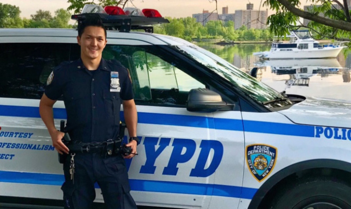 Казах-полицейский из Нью-Йорка озвучил сумму господдержки во время эпидемии КВИ