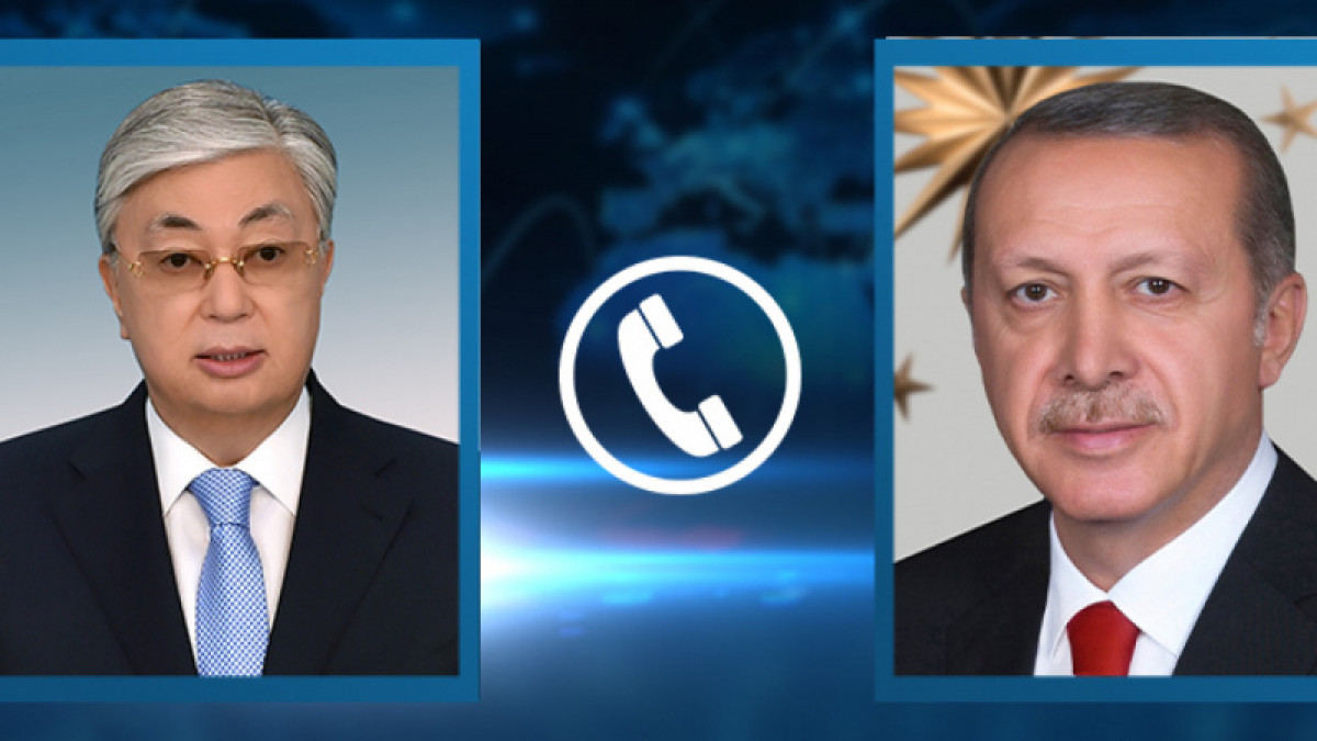 Токаев пригласил Эрдогана в Казахстан