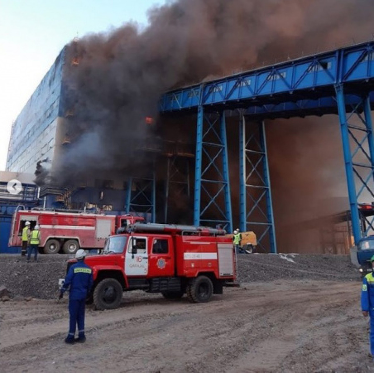 Сильный пожар произошел на Жайремском ГОК в Карагандинской области