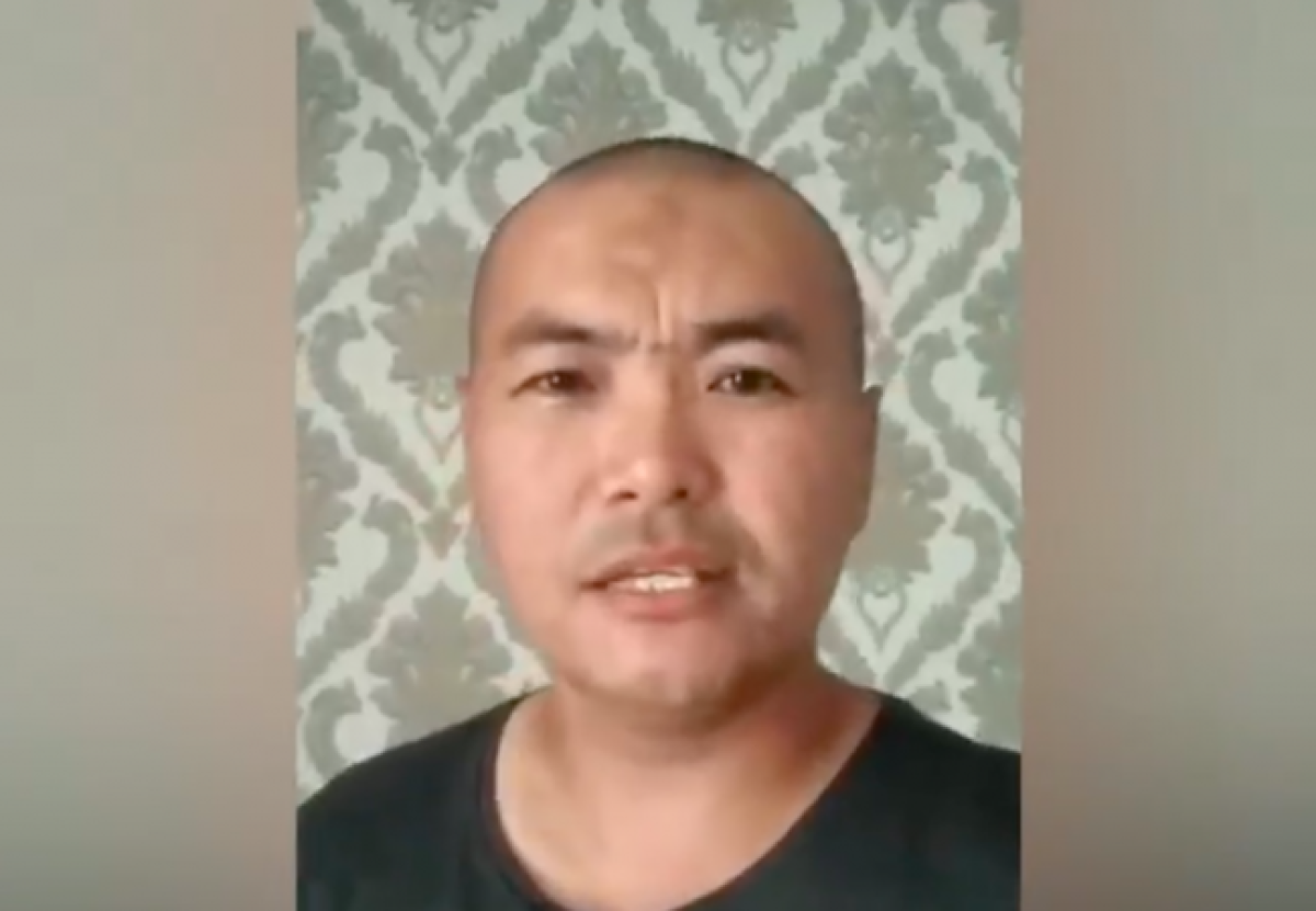 "Скотиной" обозвал чиновник посетителя акимата в Алматинской области