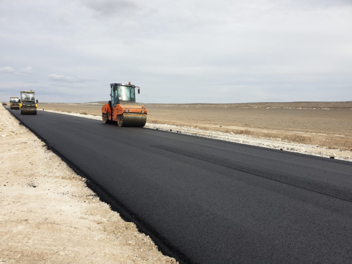 Местные автодороги до курортных зон ремонтируют в Мангистау