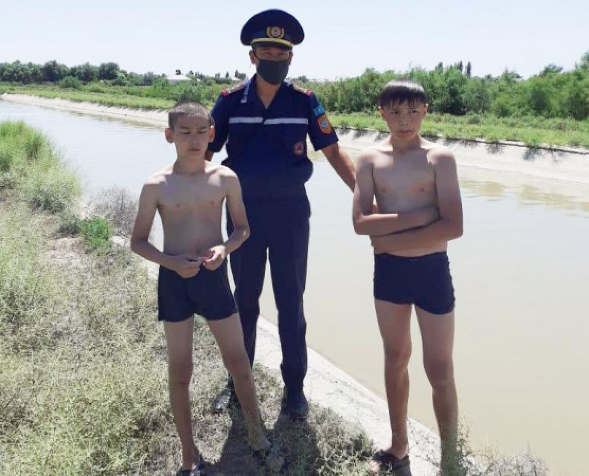Унесенных течением детей спасли в Туркестанской области