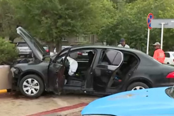 Фотография к новости: Выпускники протаранили здание в Караганде