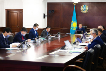 Фотография к новости: Мамин провел заседание госкомиссии по восстановлению экономики