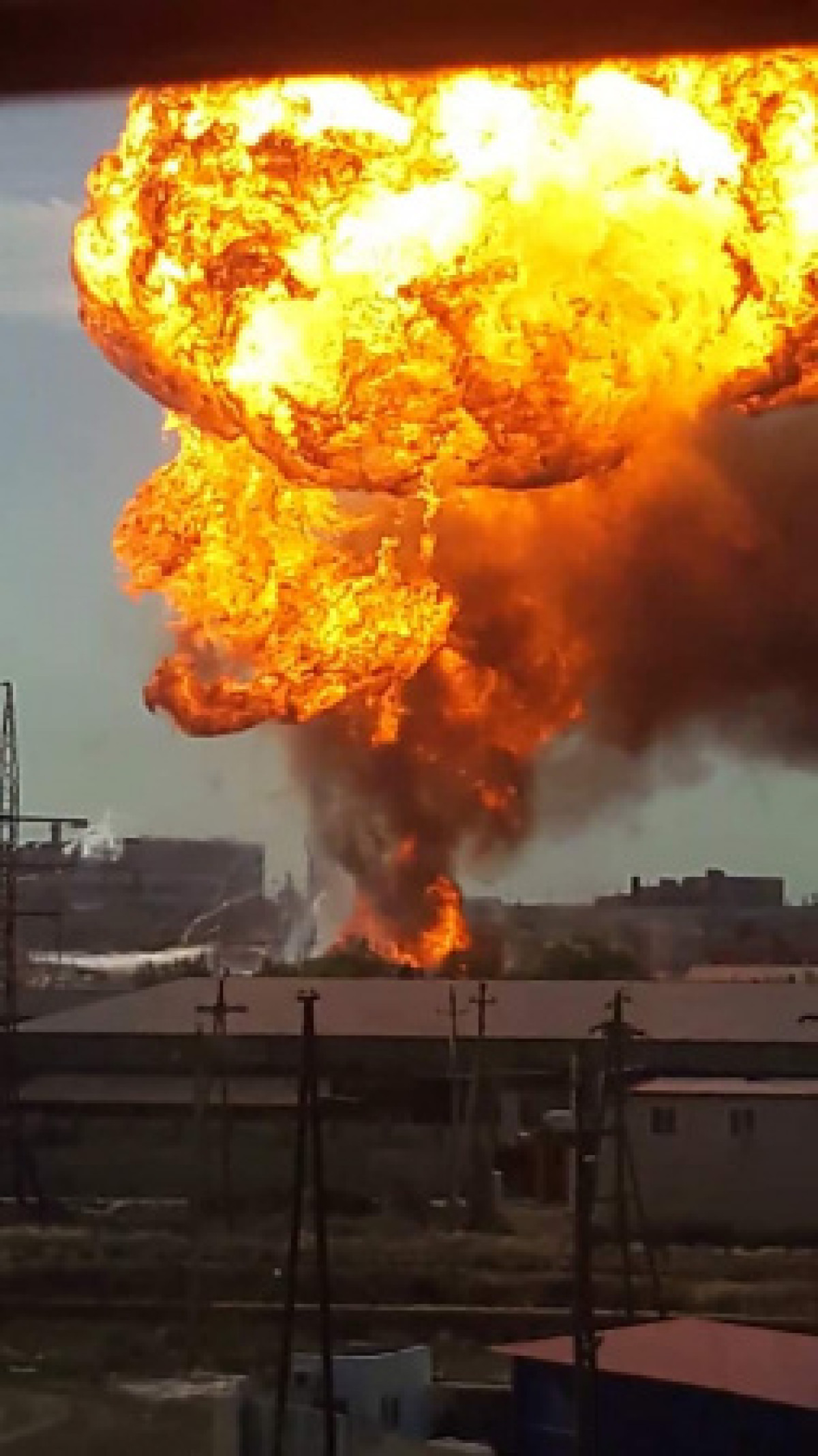 Автоцистерна взорвалась в Атырау